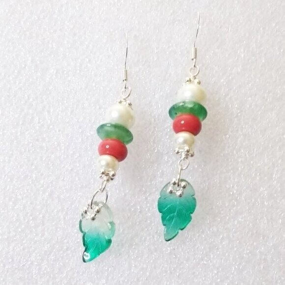 Feminine & Flirty! Spunky Leaf Dangle Earrings - Mixed Beads Pearls and more... - Picture 4 of 4